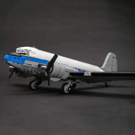 Douglas DC-3 893pcs